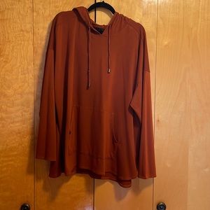 Thin hooded sweatshirt